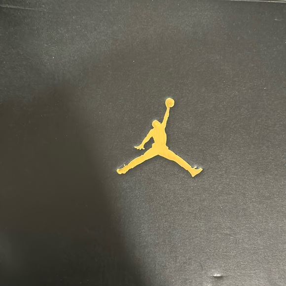 Air Jordan 1 Low SE - Picture 1 of 9